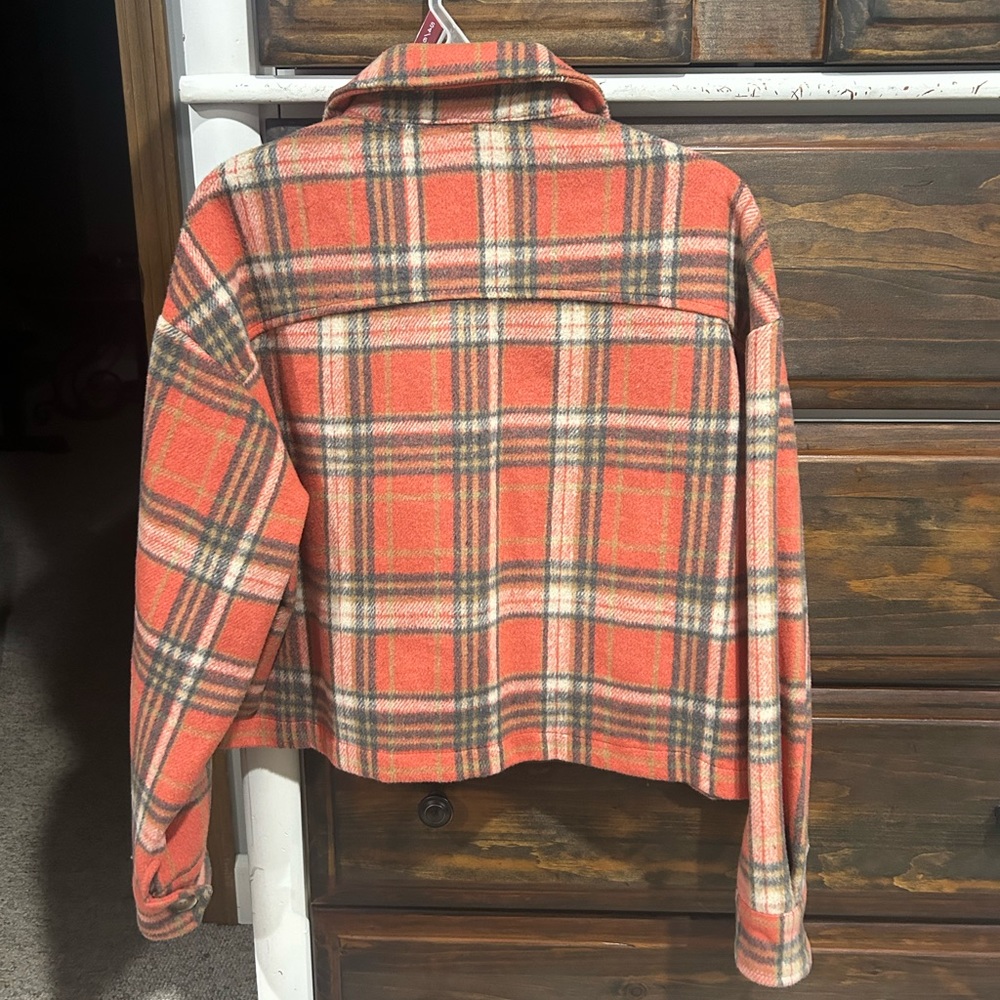 Shacket - Picture 3 of 3